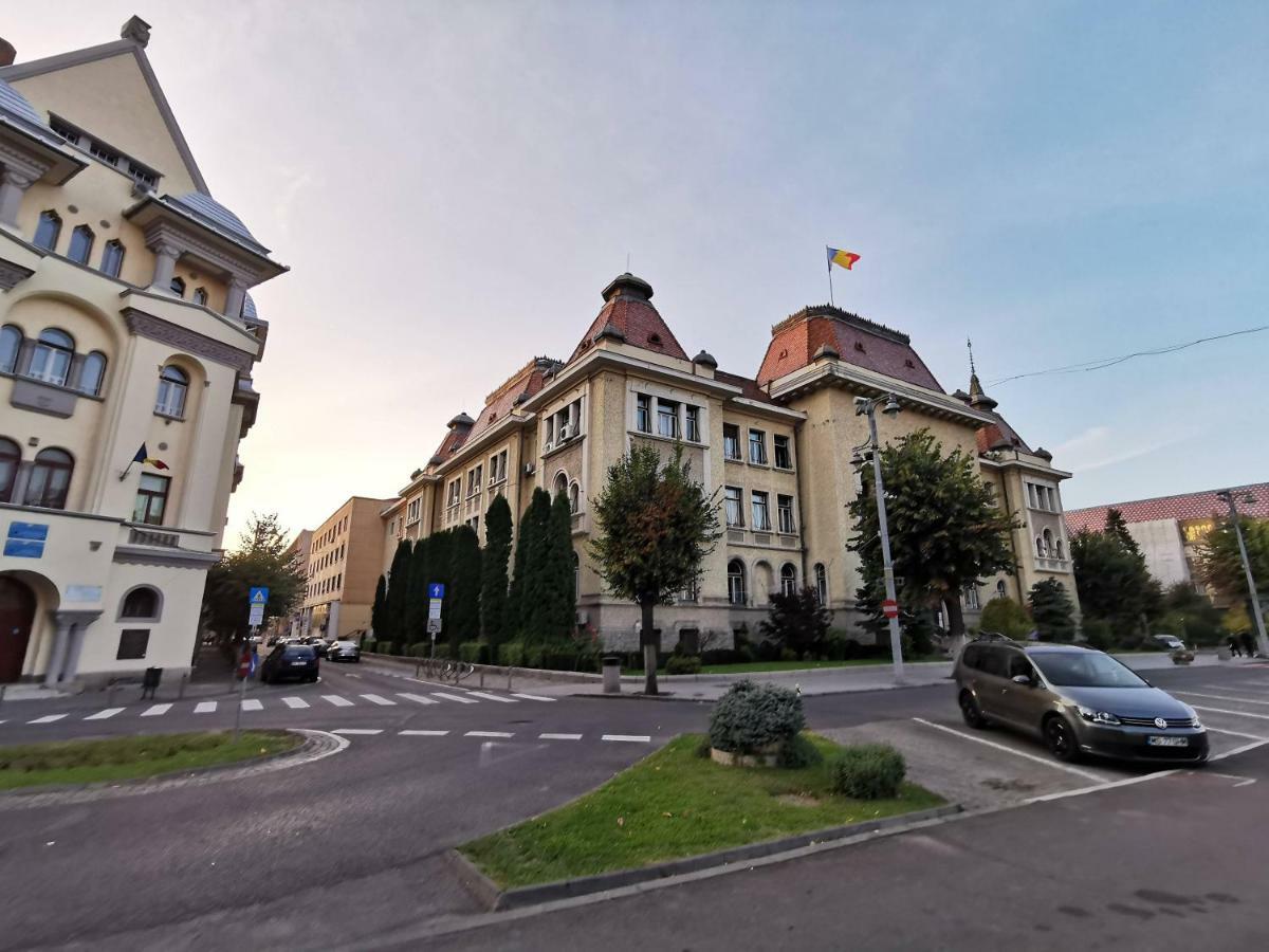 Youth Central Apartment Тиргу-Муреш Екстер'єр фото